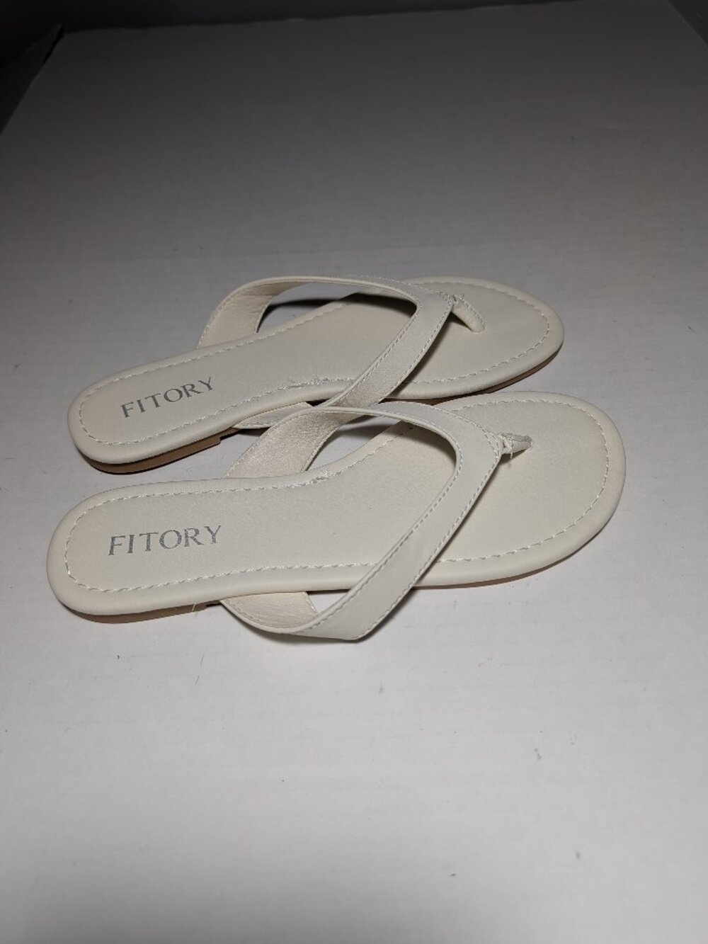 Fitory Faux Leather Slip-On Flat Thong Lightweight Sandals Size M Ivory White